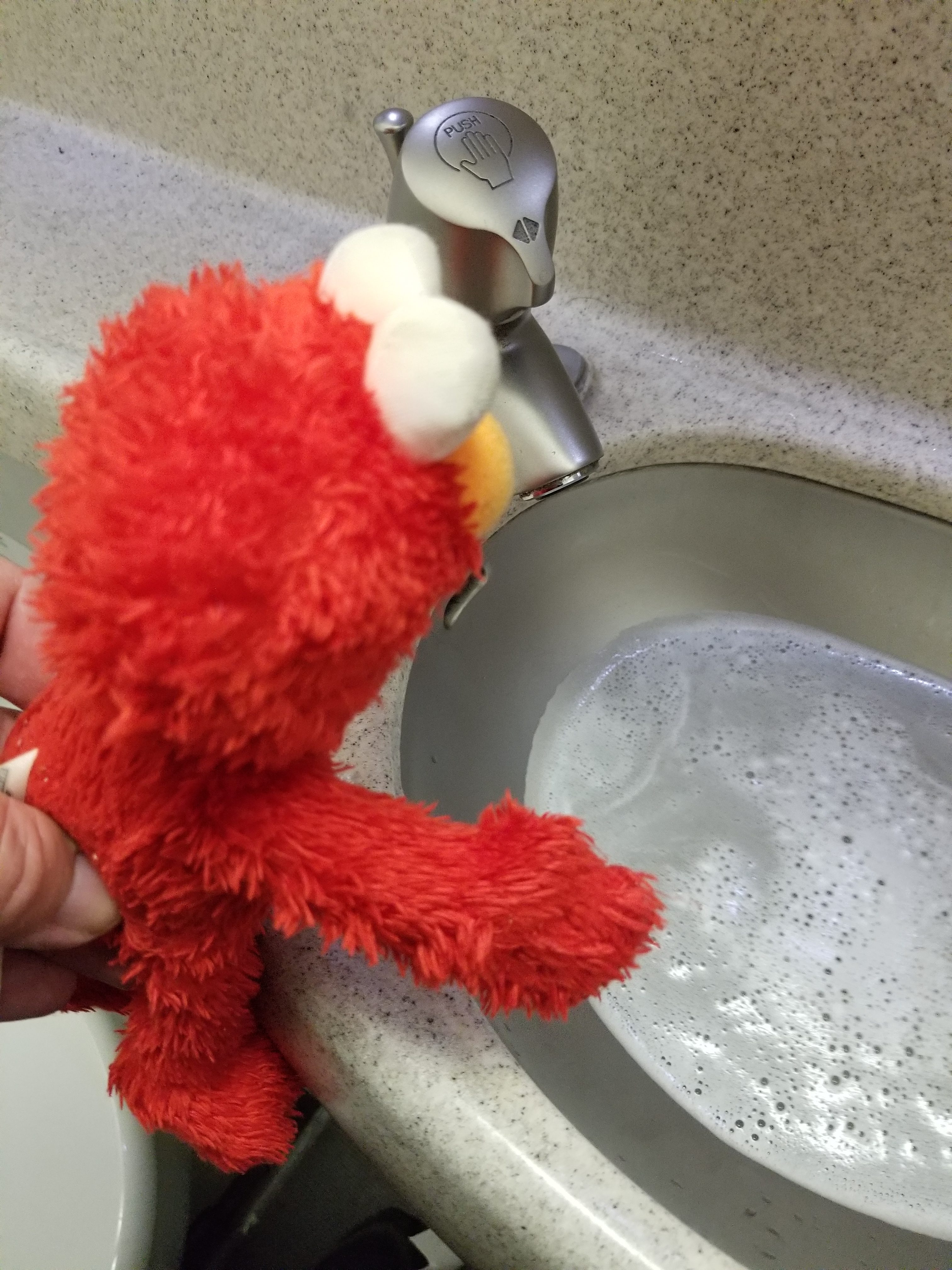 Elmo Washes his Hands
